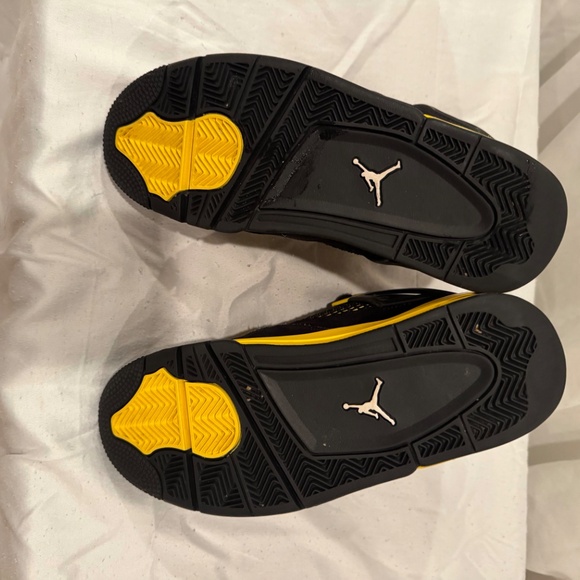 Air Jordan 4 Retro main image 5